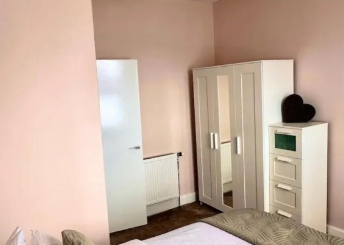 Prestwick/kingb/petsok/freep/ Wifi/tv