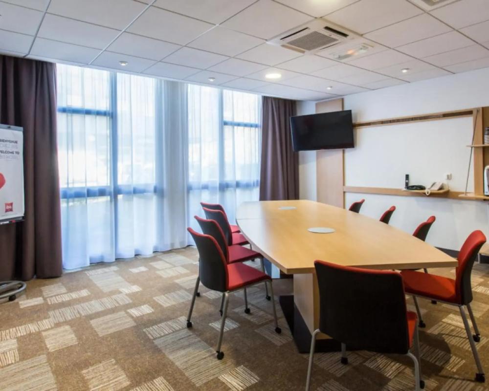 фото ibis Bourges