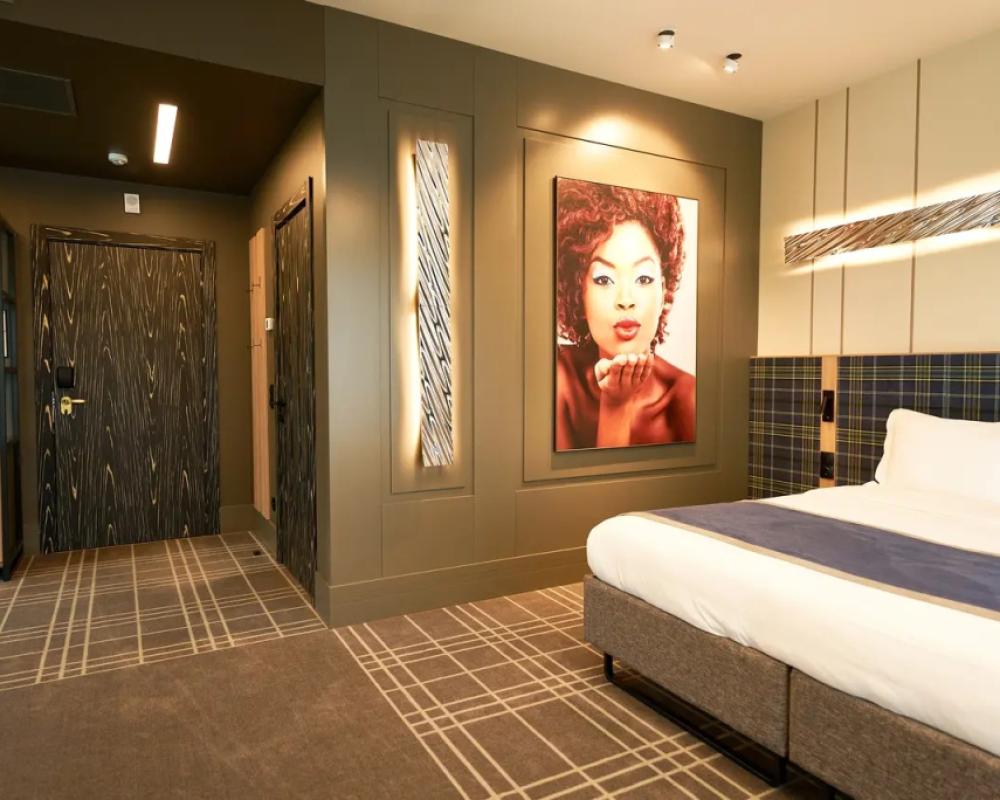 фото STATUS Boutique Hotel