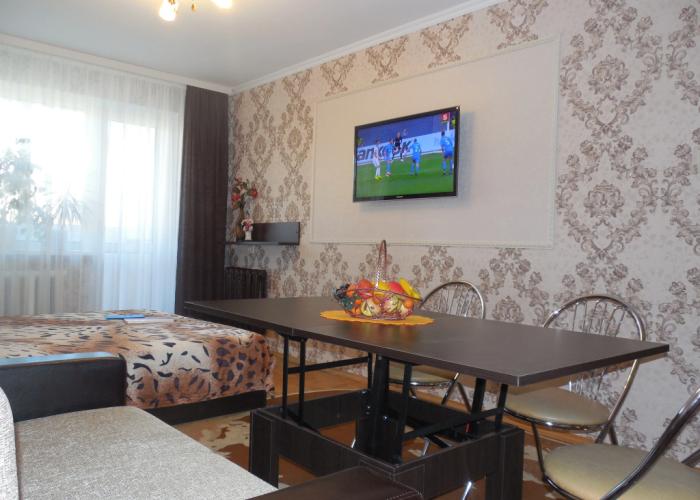 Tryohkomnatnye  v Centre Goroda Apartments