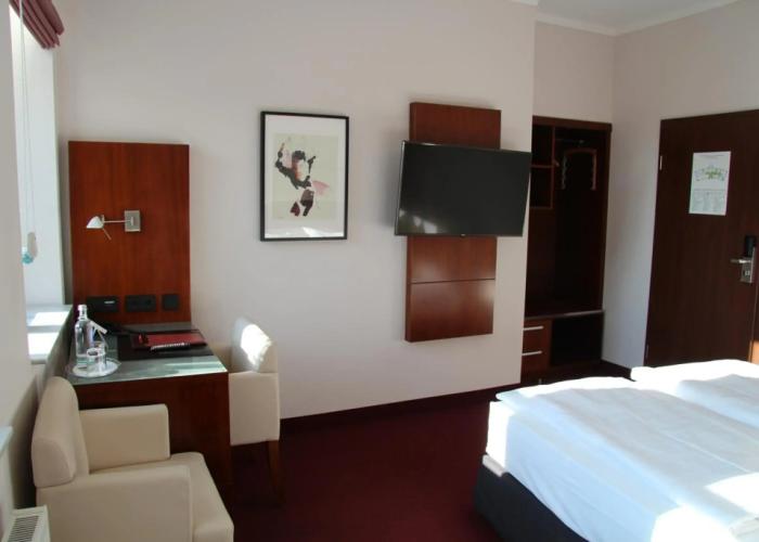 Hotel Adena