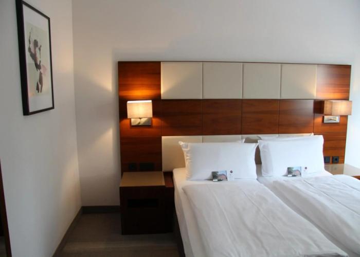 Hotel Adena