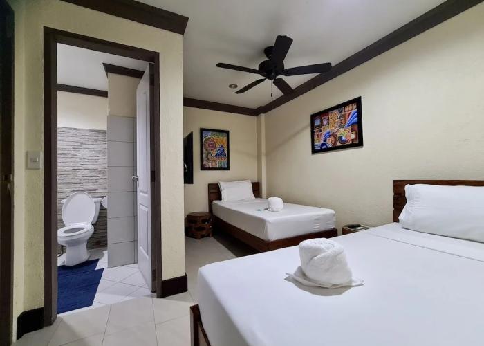 Den Den Guesthouse