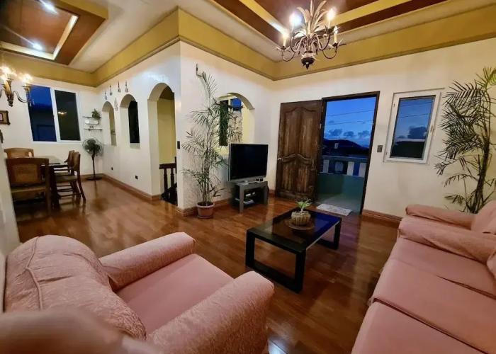 Den Den Guesthouse
