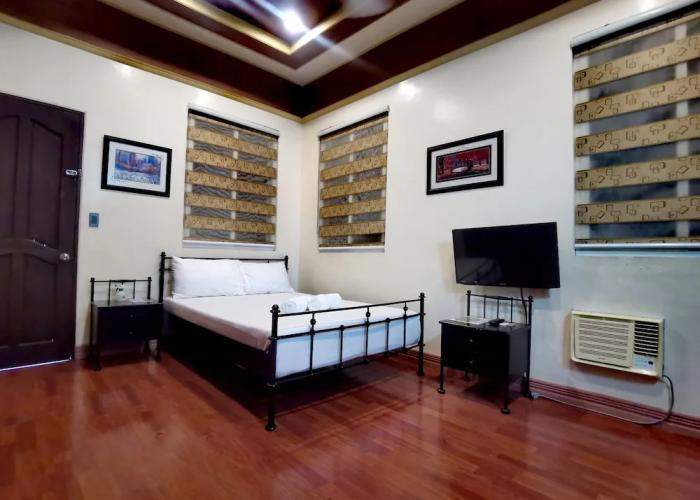 Den Den Guesthouse