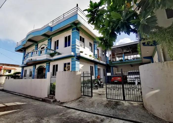 Den Den Guesthouse