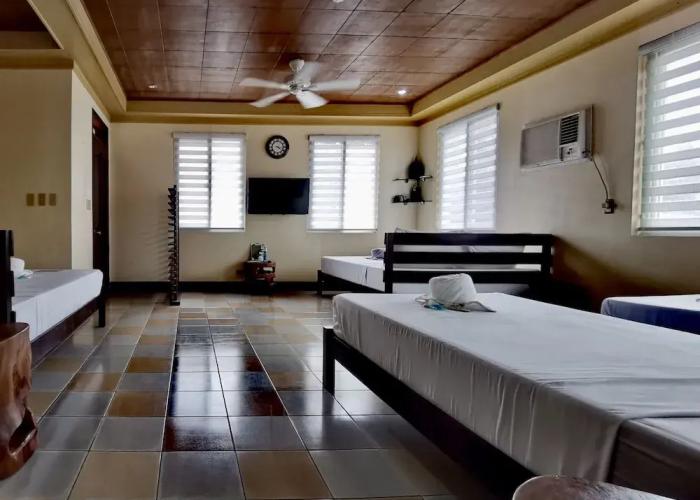 Den Den Guesthouse