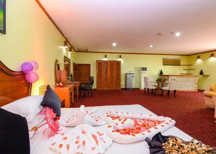 Pathein Hotel