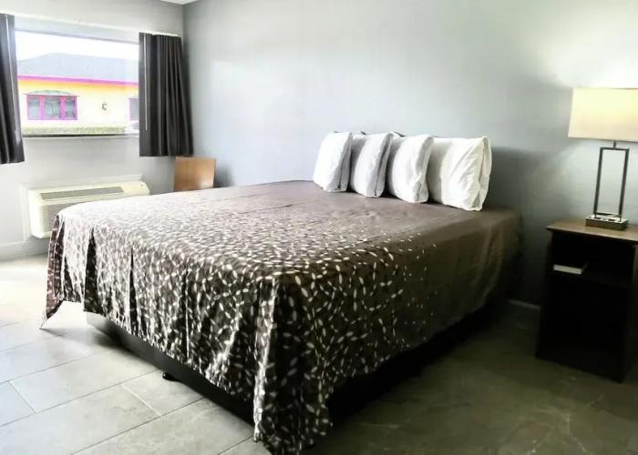 Home Inn & Suites Orlando-Apopka