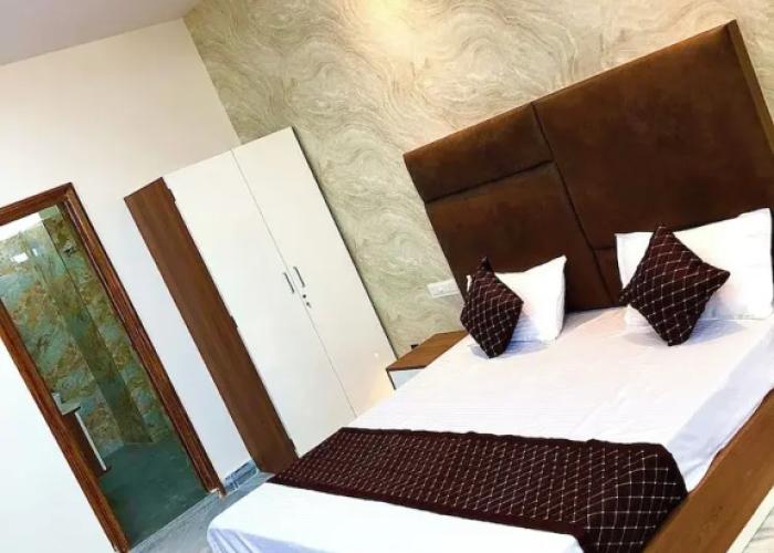 The Highclass Hotel