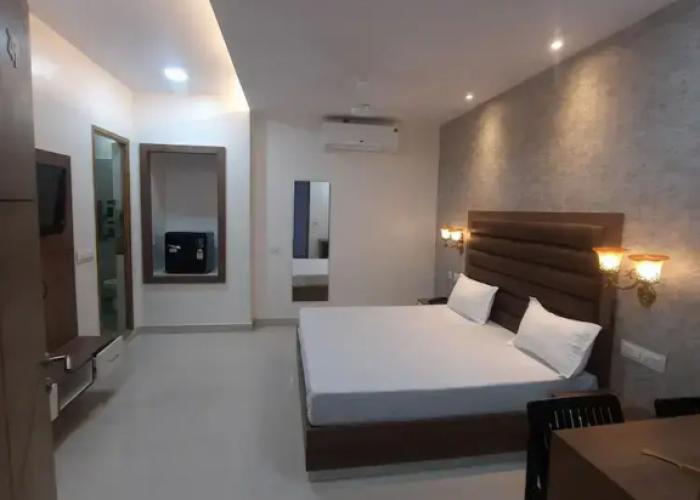 The Highclass Hotel