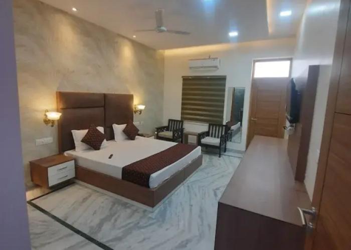 The Highclass Hotel
