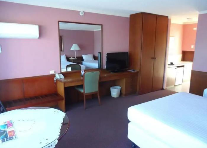 The Clifton & Grittleton Lodge