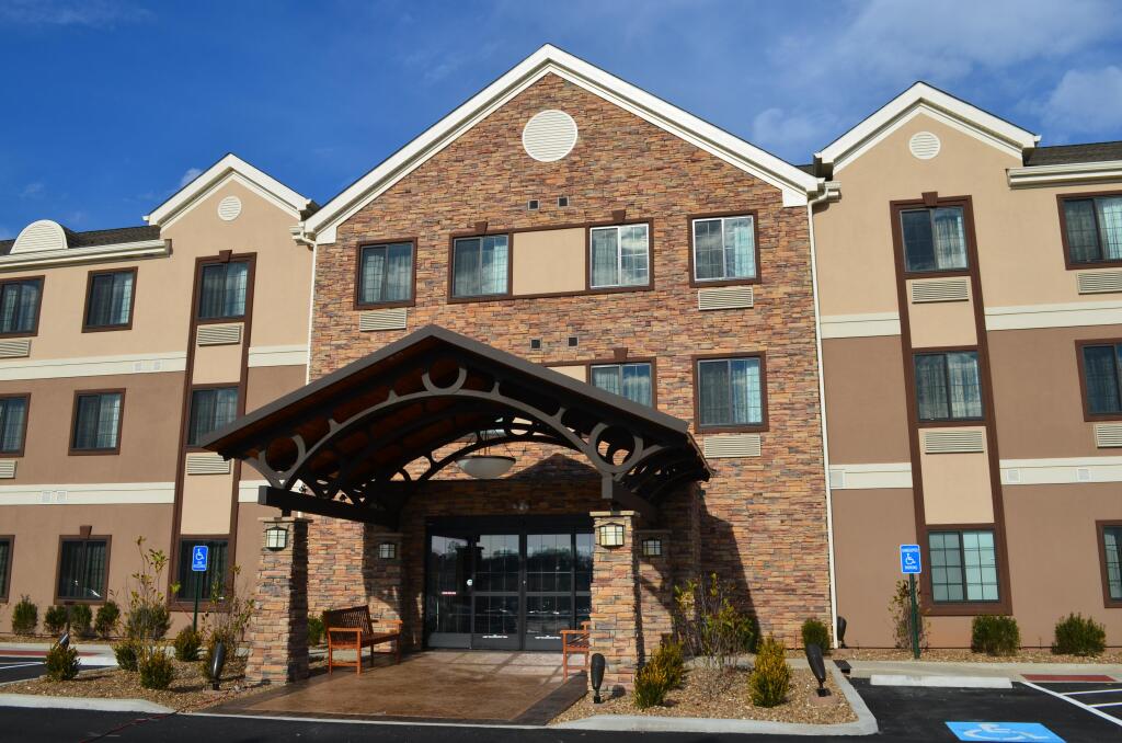 Staybridge Suites Bowling Green by IHG