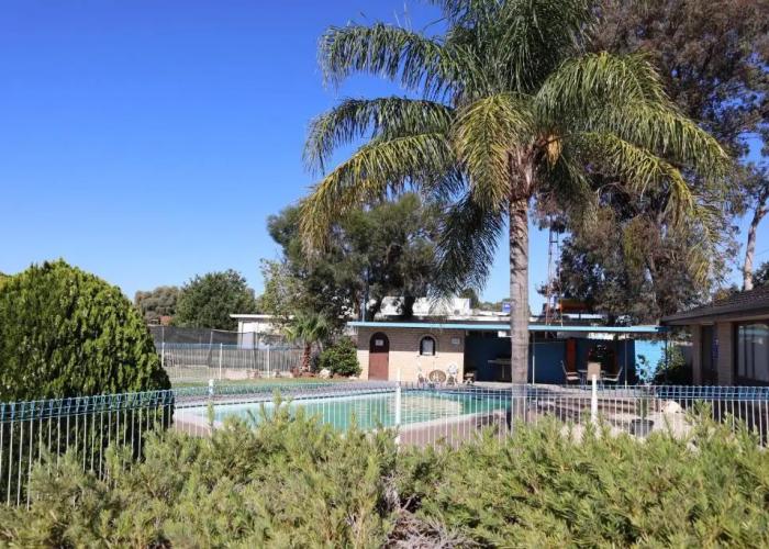 Capri Motel