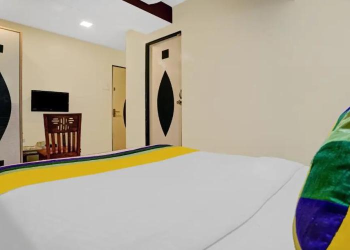 Hotel Amber Corp Inn
