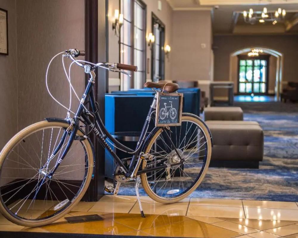 Juniper Hotel Cupertino, Curio Collection by Hilton