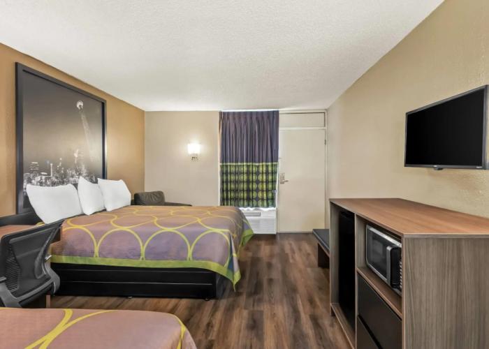 Super 8 by Wyndham Commerce