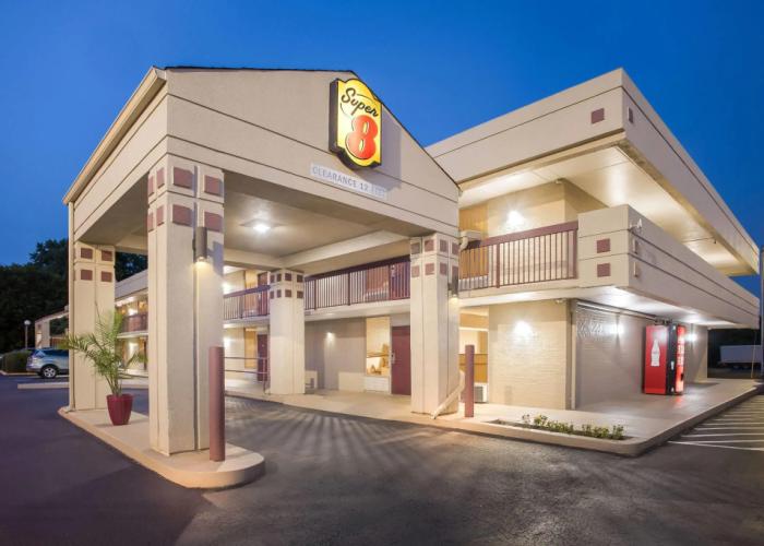 Super 8 by Wyndham Commerce