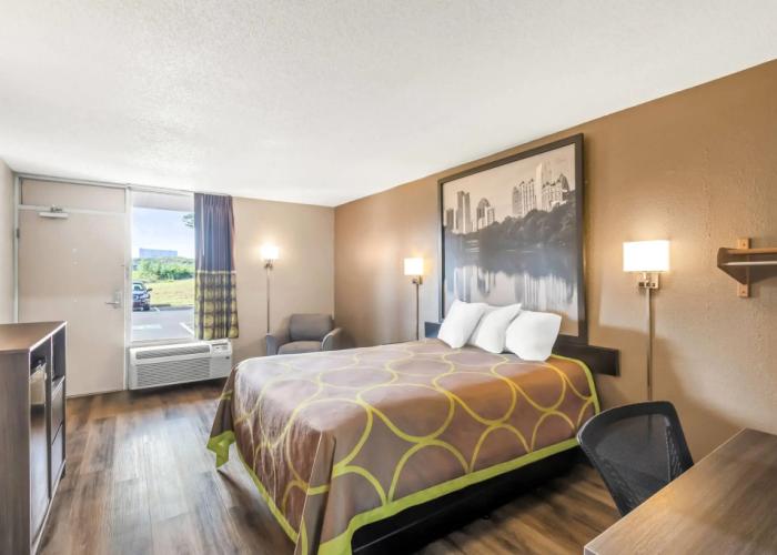 Super 8 by Wyndham Commerce