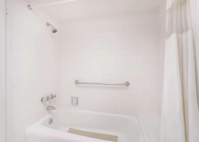 Howard Johnson by Wyndham Commerce GA