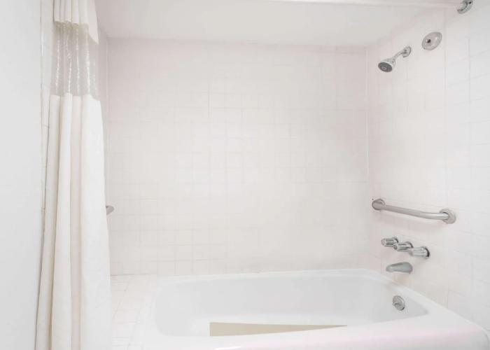 Howard Johnson by Wyndham Commerce GA