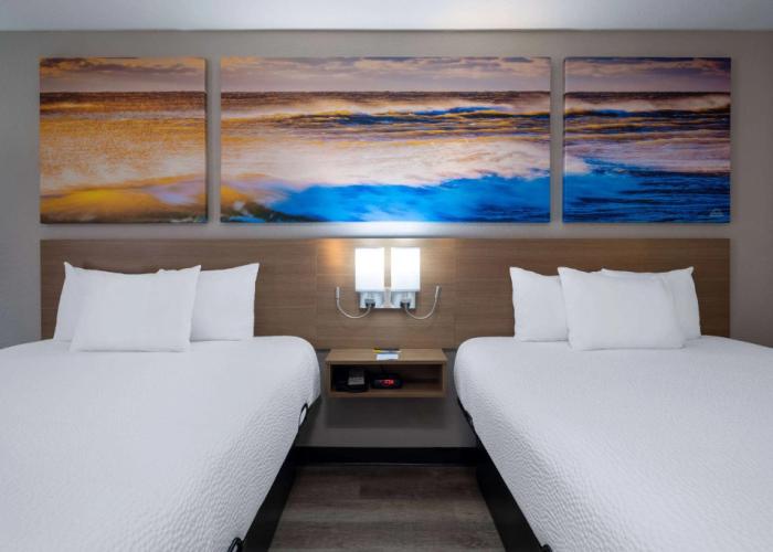 Days Inn & Suites by Wyndham Commerce