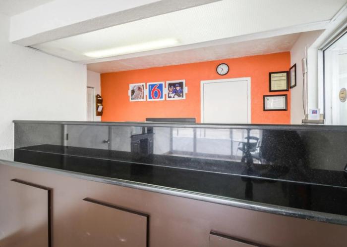 Motel 6 Commerce, GA