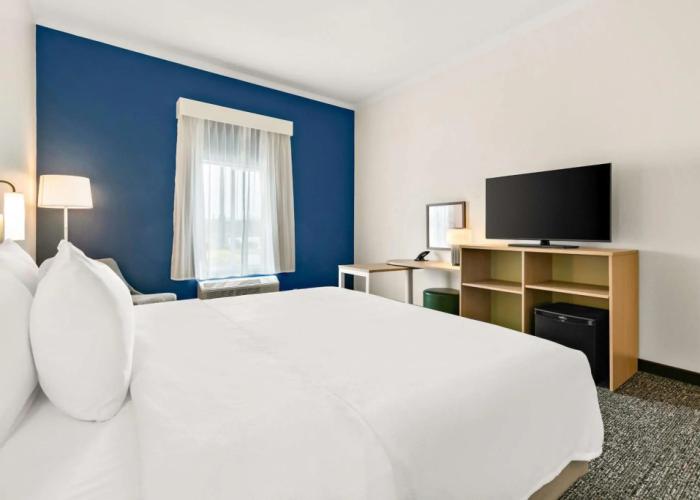 Spark by Hilton Commerce, GA