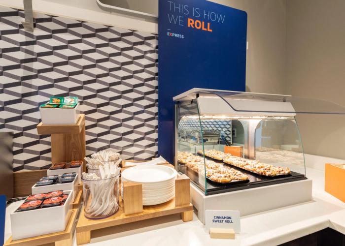 Holiday Inn Express & Suites Commerce by IHG