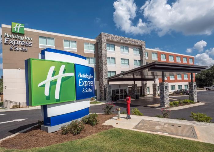 Holiday Inn Express & Suites Commerce by IHG