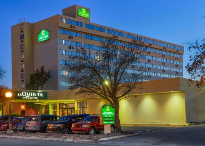 La Quinta Inn & Suites by Wyndham Secaucus Meadowlands