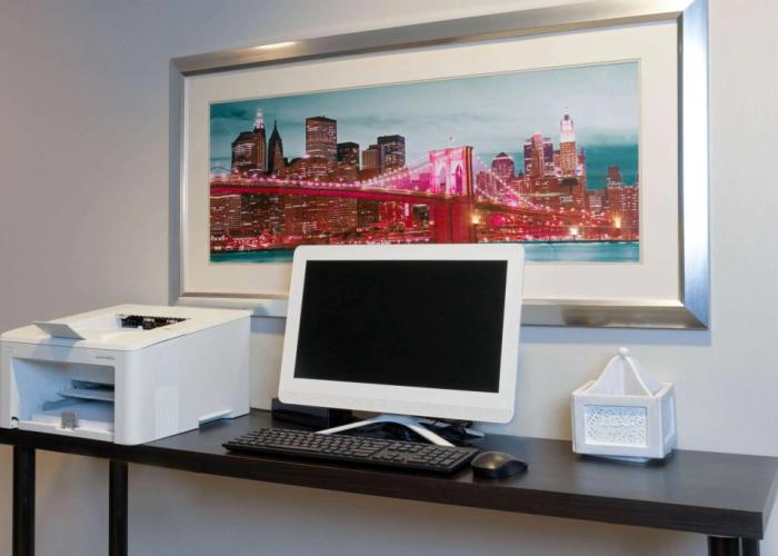 La Quinta Inn & Suites by Wyndham Secaucus Meadowlands