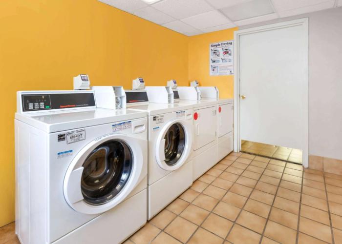 La Quinta Inn & Suites by Wyndham Secaucus Meadowlands