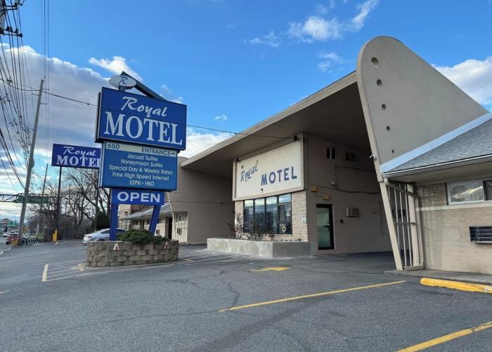 Royal Motel