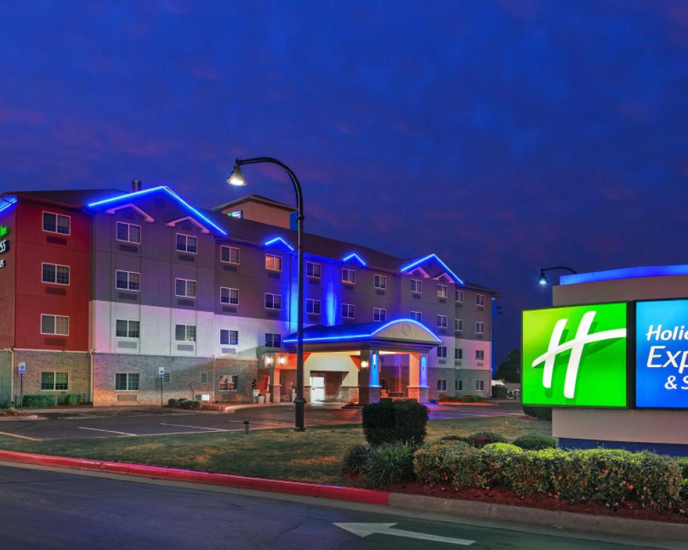 Holiday Inn Express Hotel & Suites Jenks by IHG