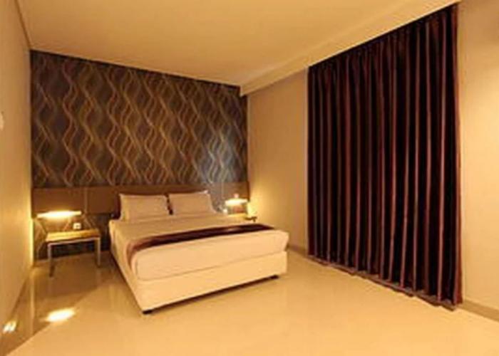 Smile Hotel by RedDoorz