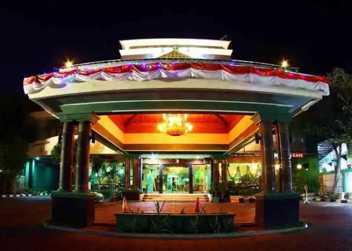 Zamrud Hotel & Convention