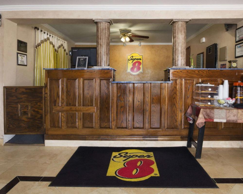 Super 8 by Wyndham Childress