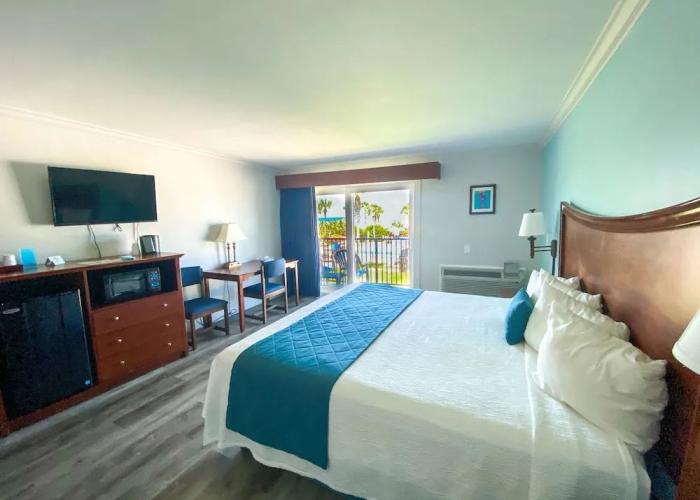 Seahorse Oceanfront Inn