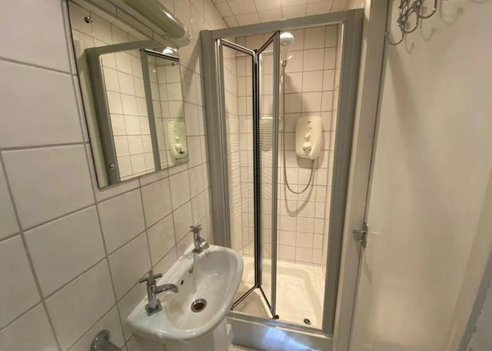 Grosvenor Place Guest House