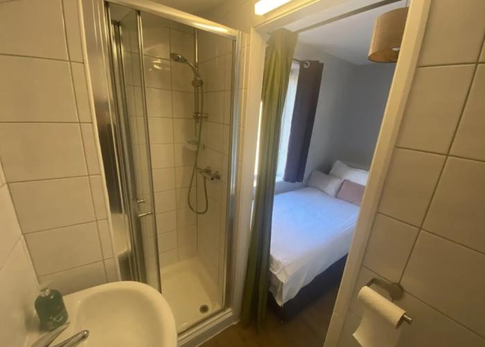 Grosvenor Place Guest House