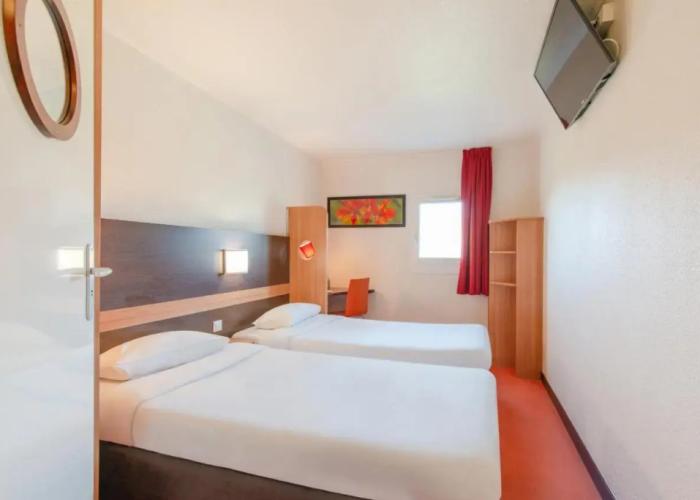 B&B HOTEL Cholet Nord
