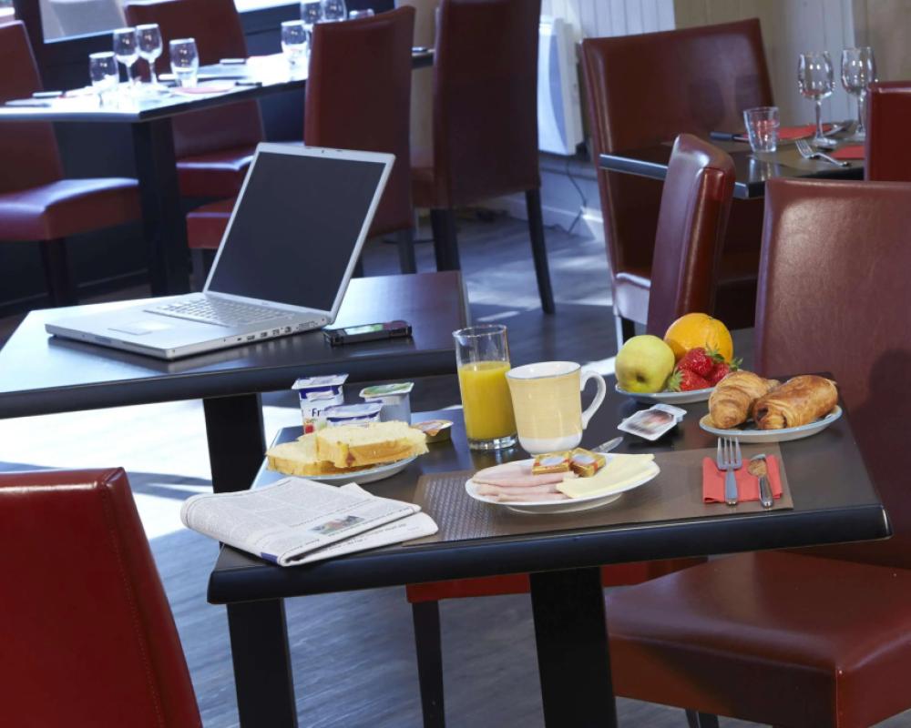 фото Brit Hotel Essentiel CHOLET