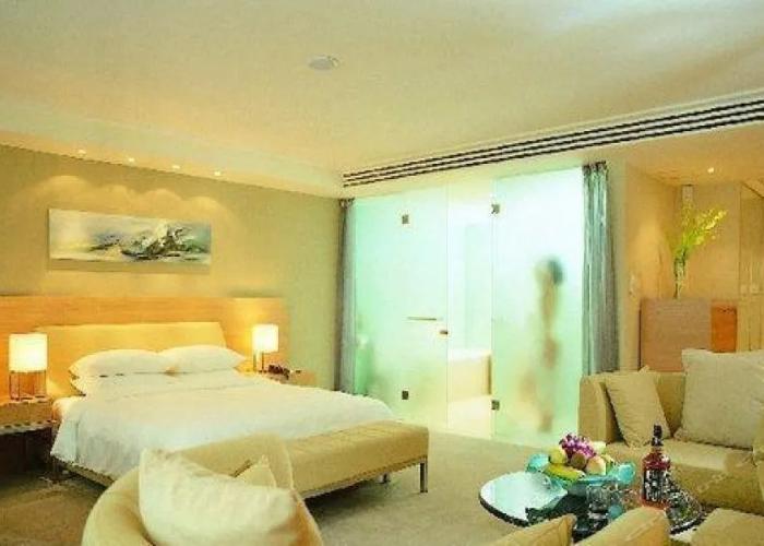 Tang's Hotel
