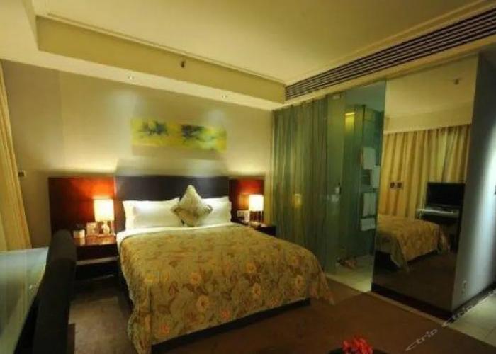 Tang's Hotel