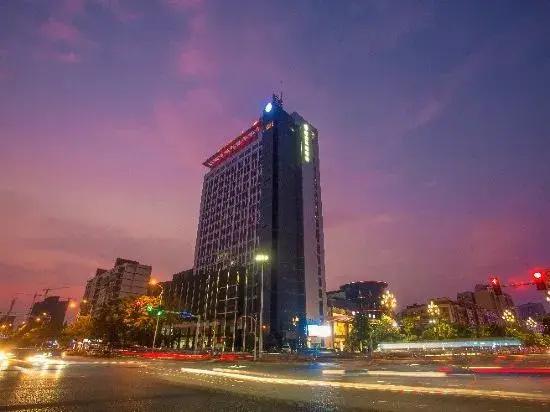 Jinlong Yufeng Hotel