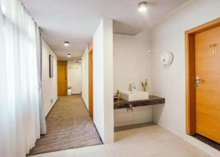 Youmihaoyoung Hotel (Wulingge Pedestrian Street)