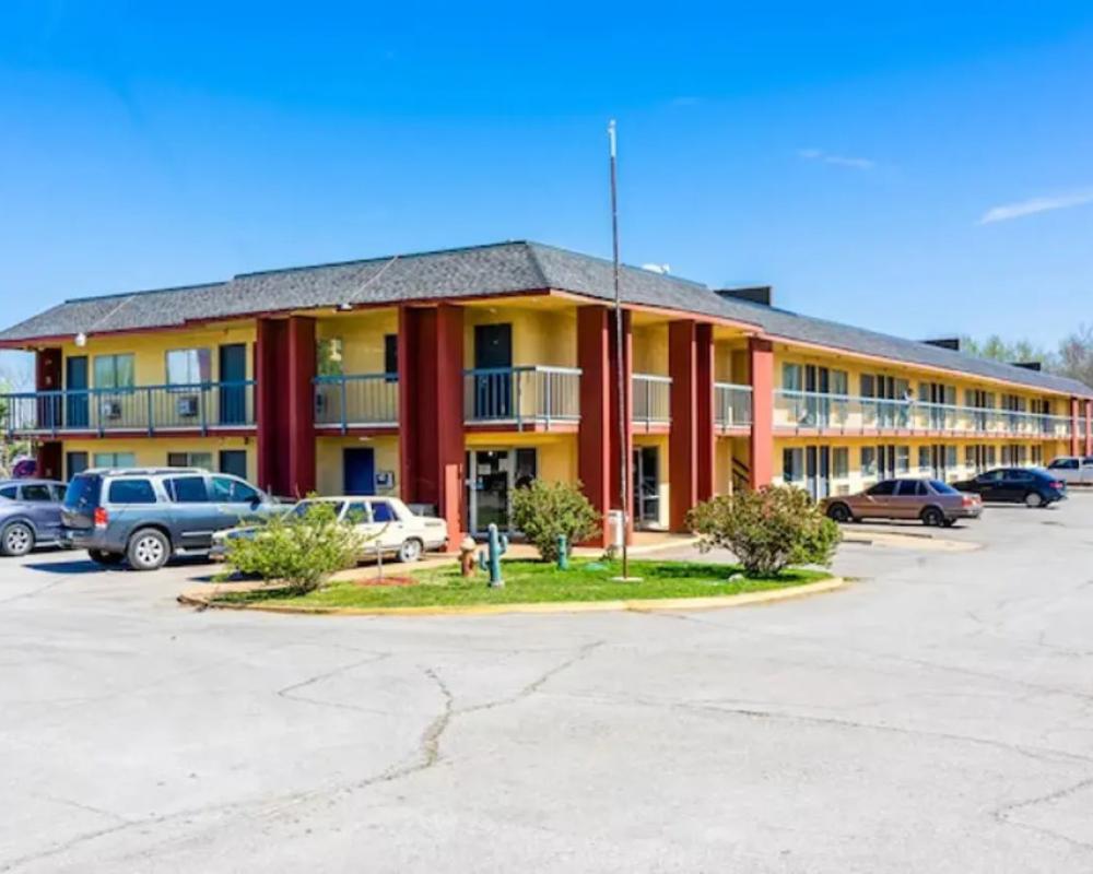 Castle Inn & Suites By OYO Chickasha