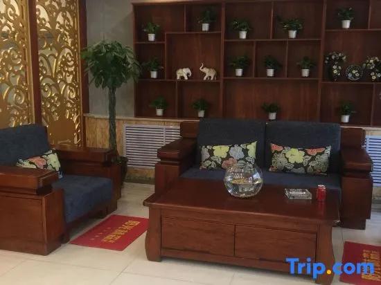 Wuxiang Greenrunpeng Express Hotel